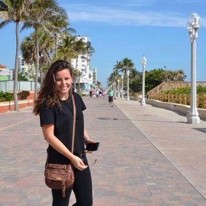 Meet your Posher, Elizabeth